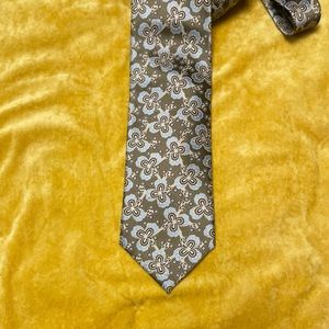 Ermenegildo Zegna tie.  Perfect condition. 100% silk.  Made in Italy.